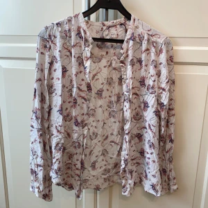 Sommar blus - Söt sommar blus från Lindex, passar både S och M med