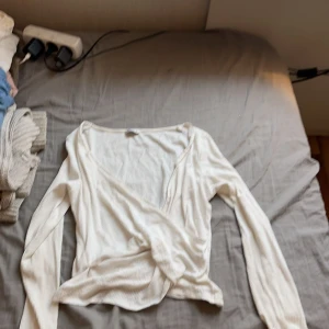 Cubus tröja  - Small tröja har andvänts men är inte alls sliten, basic tröja, Original pris 200kr, Är villig att diskutera priset☺️