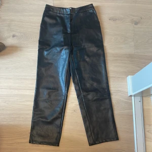 Linn Ahlborg Skinnbyxor   - Använd 1 gång 