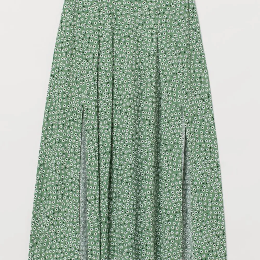 Grön kjol från HM. Kjolar.