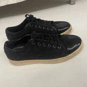 Lanvin captoe  - Ett par lanvins i 7/10 skick endast skorna medföljer fraktas i hela sveruge