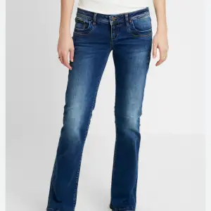 Sälger dessa ltb jeans modellen valerie, utsprätta längst ner så någon cm längre, fint skick