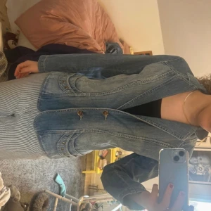 Jeansjacka  - Så fin!! Liten i storlek