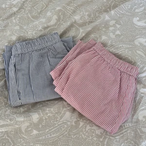 Randiga linne byxor - Skit snygga byxor💋en kostar 65kr💕