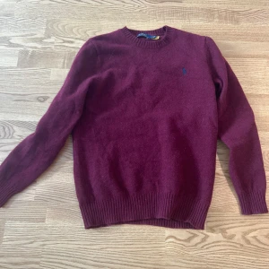 Ralf lauren cashmir tröja - Cashmir, Storlek M sitter som lite större S. Nypris 2500 Tvättad 1 gång Skick:9/10