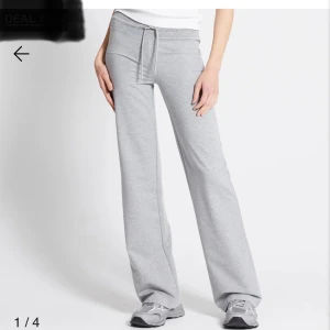 Mjukisbyxor  - Säljer mina gråa mjukisbyxor med snöre från lager157, aldrig använda storlek Xs men passar mig med S också 💗köpt för 200kr 