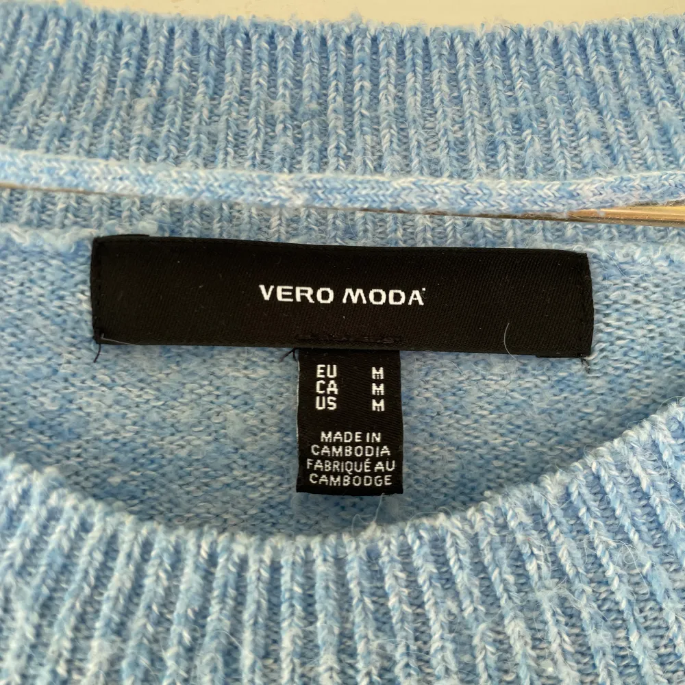 Helt oanvänd tröja från Vero Moda köpt 2024. Tröjor & Koftor.