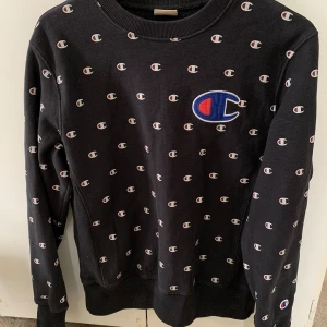 Old school Champion tröja - Old school champion tröja, älskar den!!! Men förtjänar att bli buren. Använder inte. 
