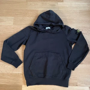 stone island hoodie jr - Fint skick juniorstorlek