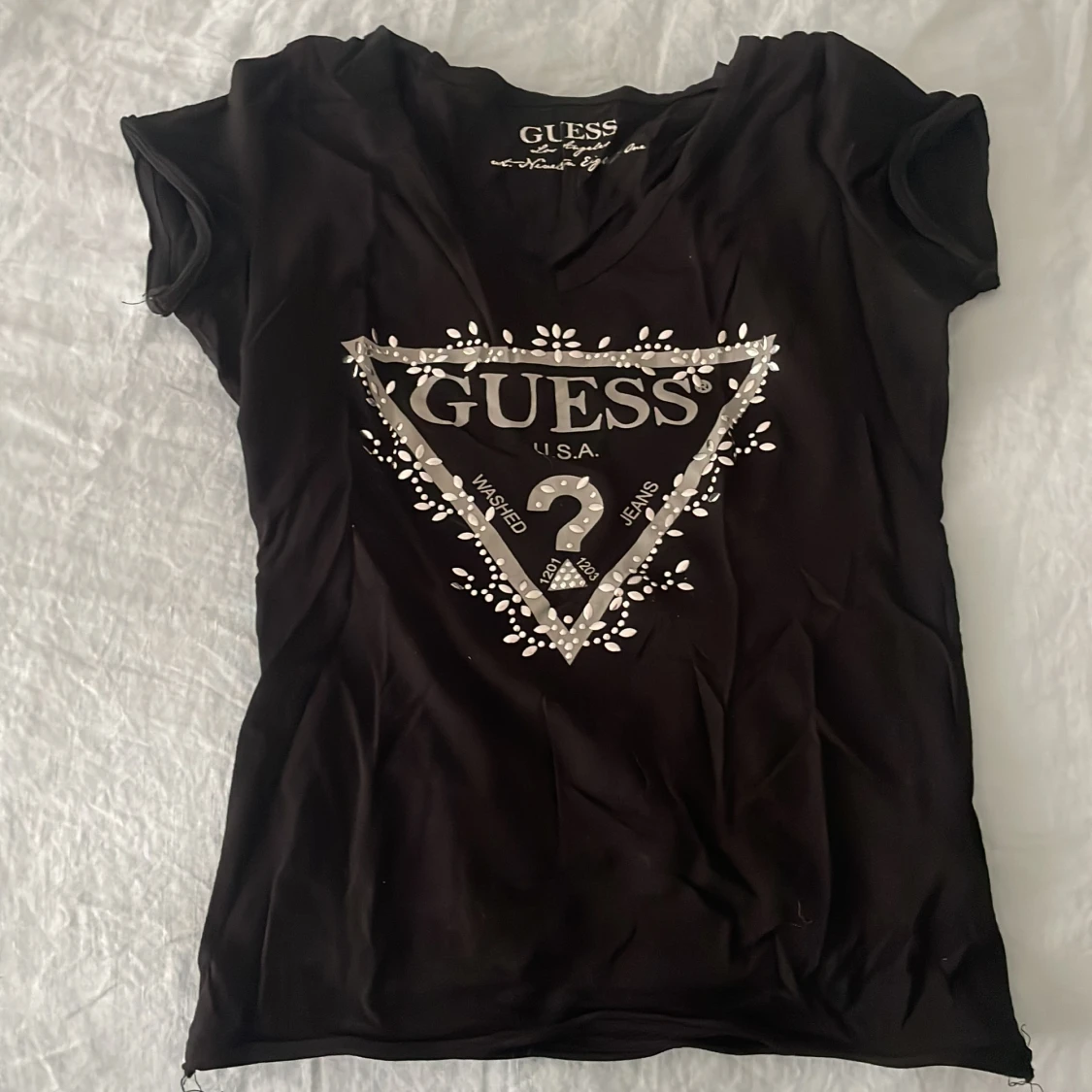 Guess Tshirt