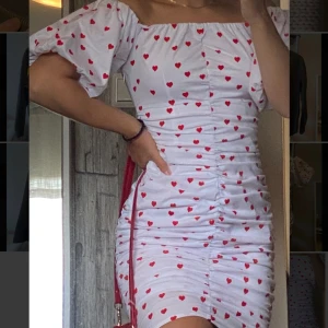 Elsa Hosk klänning - Elsa Hosk klänning från BikBok i storlek S, lite mindre i storlek.