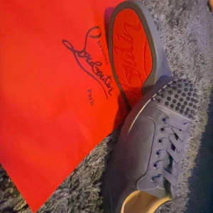 Lops  - Fick dem som present men dem va osköna i storlek sat tänkte sälja dem 