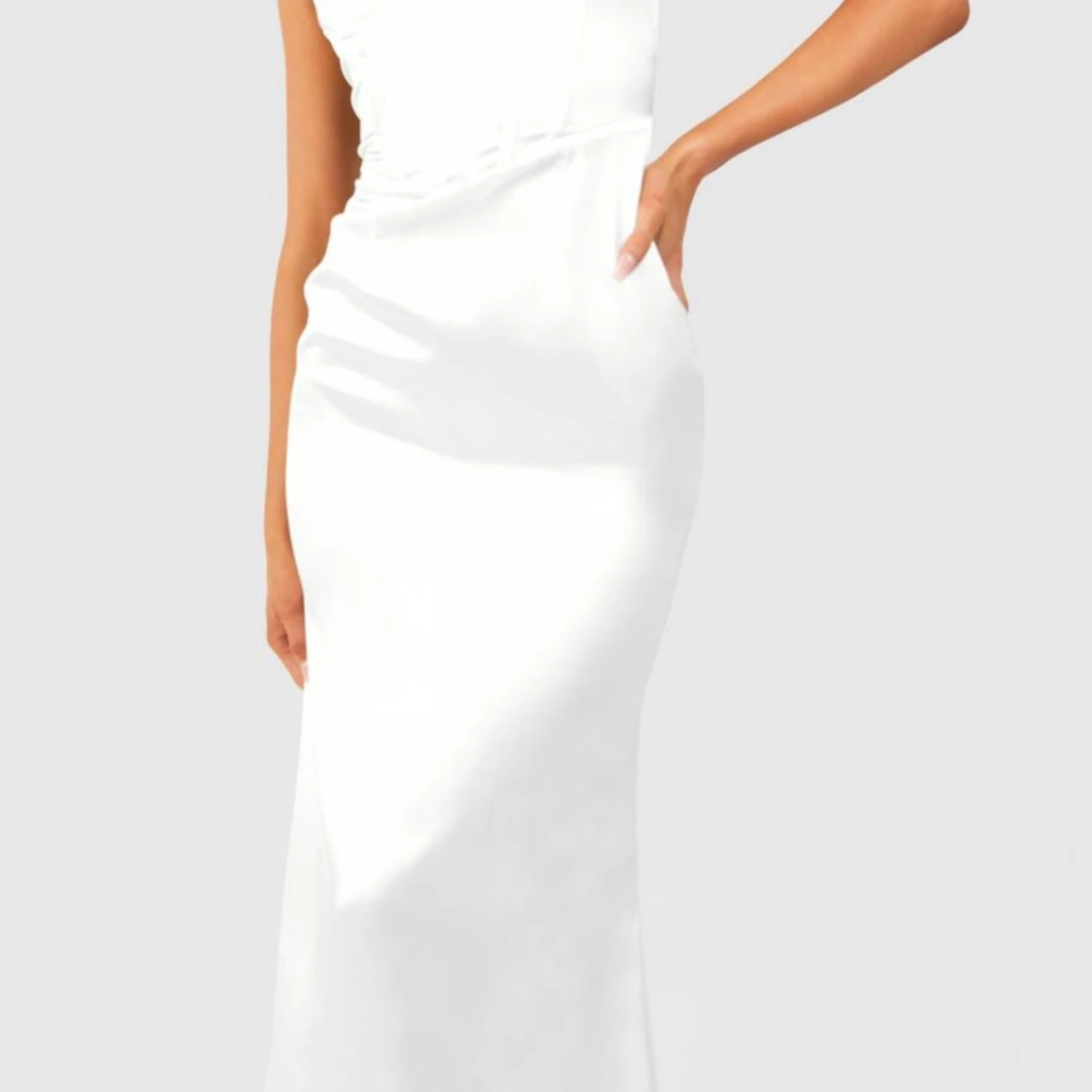 Vit korsettklänning i satin