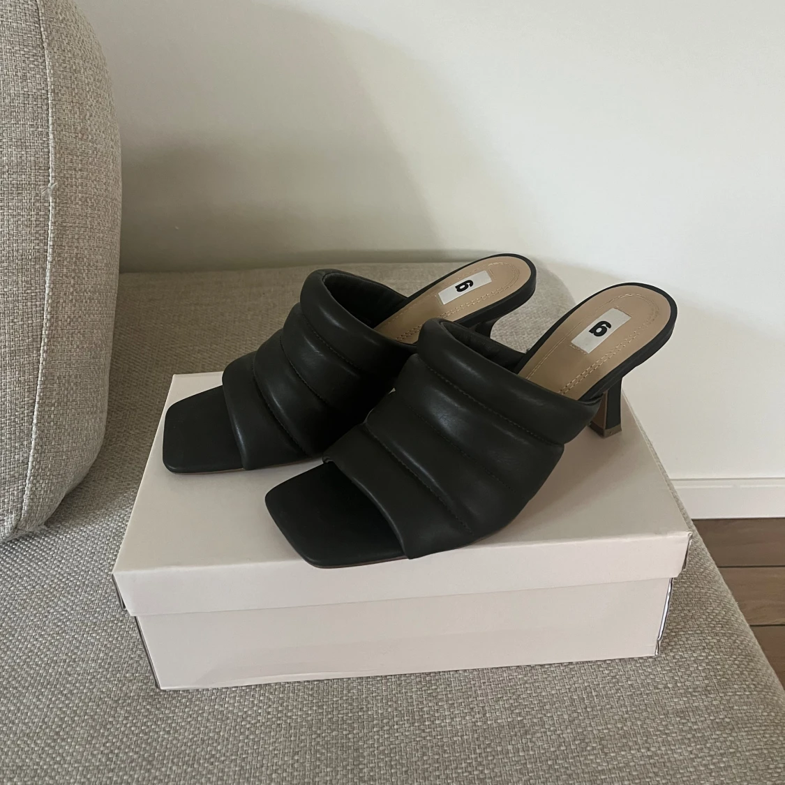 Olivgröna klackar - 1