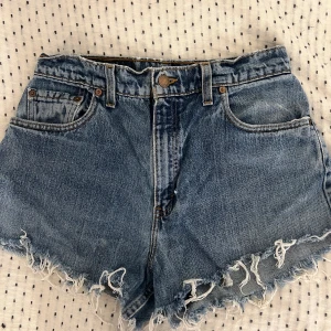 Levis shorts  - Super söta levis jeansshorts!  W50 Använda sparsamt🩷