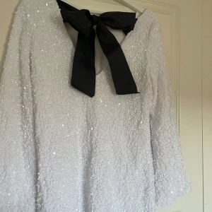 Klänning från Ella store, storlek xs  - Aldrig använd!!