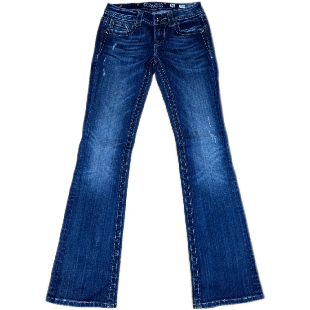 Miss Me jeans i modellen ”JP5930B2/boot” midjemåttet rakt över är 37cm. Ytterbenet 104cm och innerbenet 84cm. Jeansen är som helt nya. Kontakta vid intresse!. Jeans & Byxor.