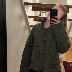 Zara jackan!! - Hej säljer nu min super eftertraktade zara jacka! Topp skick! 💗💗(Köpare betalar frakt)