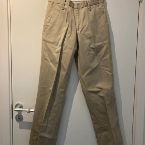 Levis chinos strl 24 - Beige chinos från Levis  Storlek 24