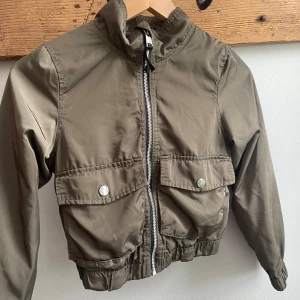 Barnjacka vår - Vårjacka till barn strl 134