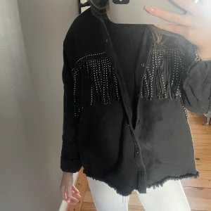 Vårjacka  - Ball vårjacka från zara, använt skick🤍