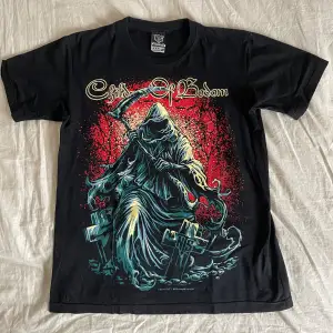 T-Shirt/bandtröja med Children of Bodom i storlek M. Endast använd ett par gånger så trycket är i riktigt bra skick!