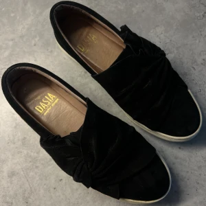 Daisa skor - Fina skor från DAISA i stl. 36. Bra skick trots att dem är en del använda. Nypris 999kr