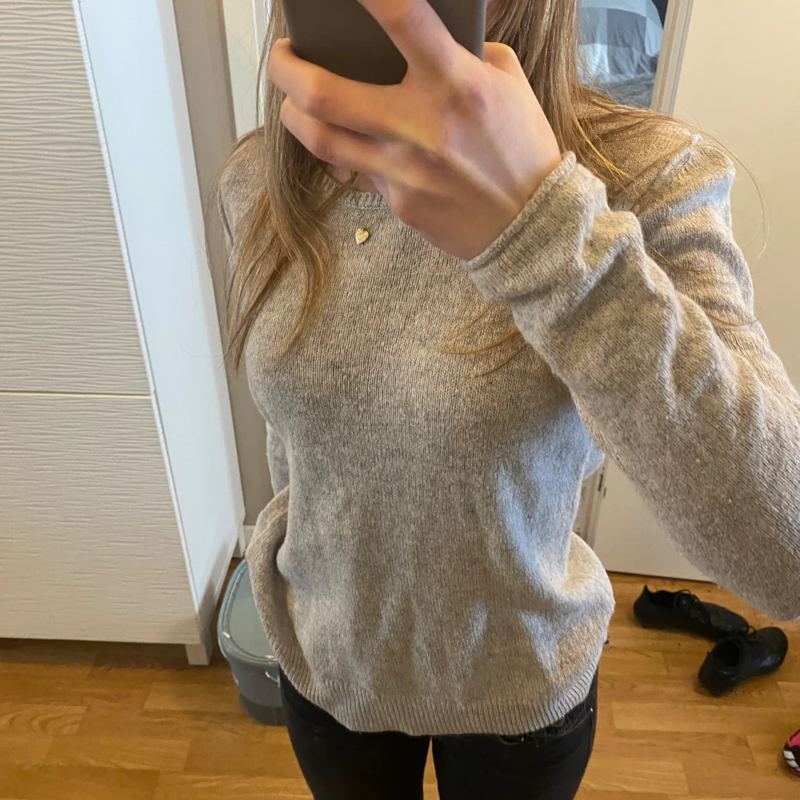 Grå stickad tröja - 91