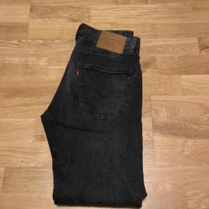 Levis 511 - Säljer ett par levis jeans för dom passar mig tyvärr. Finns inget fel på den alls. 