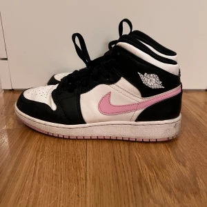 Nike jordans  - En tvätt skulle göra de i mycket bättre skick 
