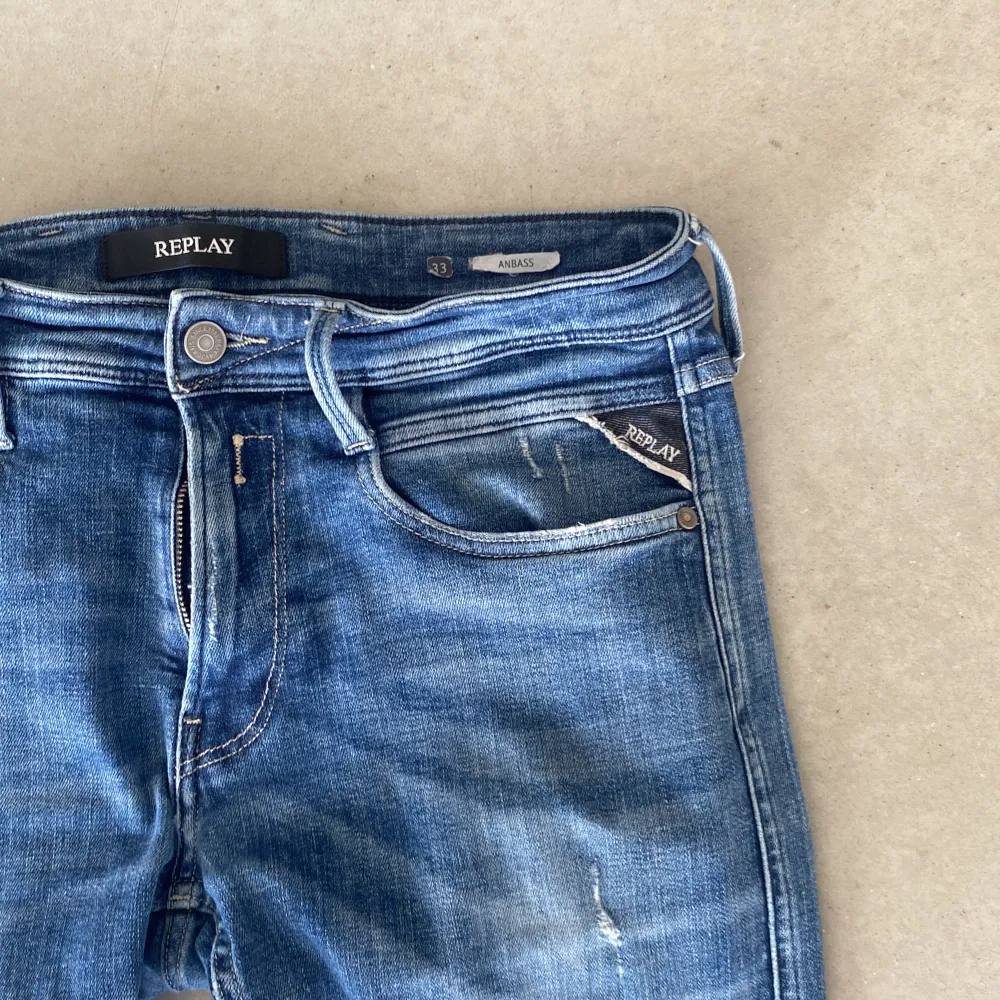 Säljer nu mina replay jeans som är i väldigt bra skick. Om du har någon fundering så är det bara att skriva. Allt gott //Filip . Jeans & Byxor.