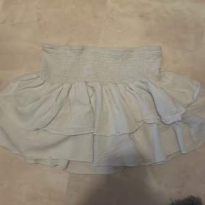 Säljer denna kjolen från shine kommer inte till användning 