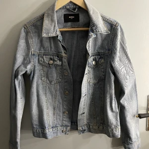 Jeans jacka  - Jacka från bik bok 