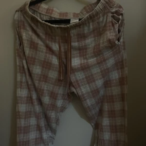 rosa/grå pj byxor💕🩶 - Skriv för fler bilder eller frågor🩶💕