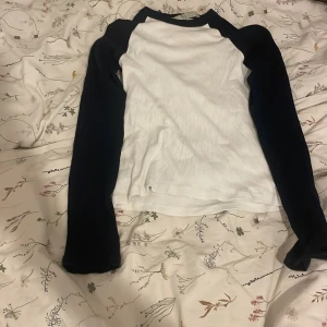 Tröja  - Använd få gånger 