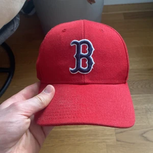 Red sox keps - Begagnad som ny, kan fraktas eller mötas upp i norrort 