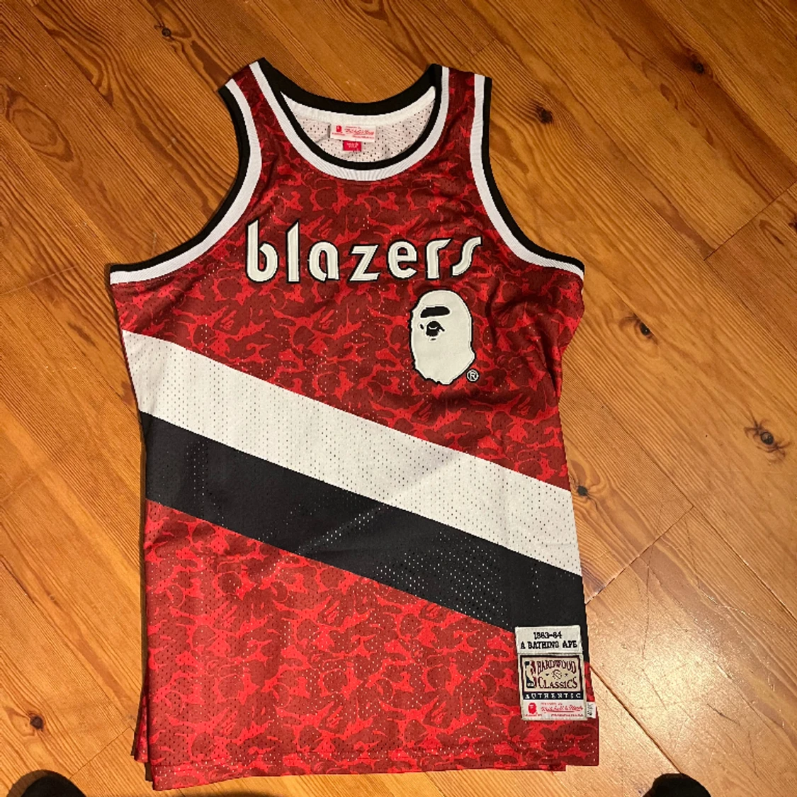 Bape x Blazers linne