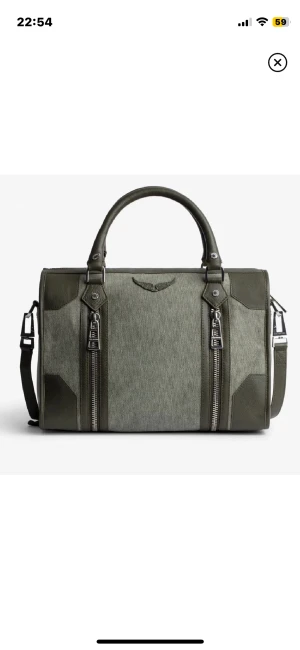 Zadig Voltair väska - Sunny bag Medium. Köpt i september, nyskick. Säljer då jag har för många väskor❤️ kom priv för fler bilder, äcktheltsbevis, frågor etc❤️ Påsen väskan kom med medfölp