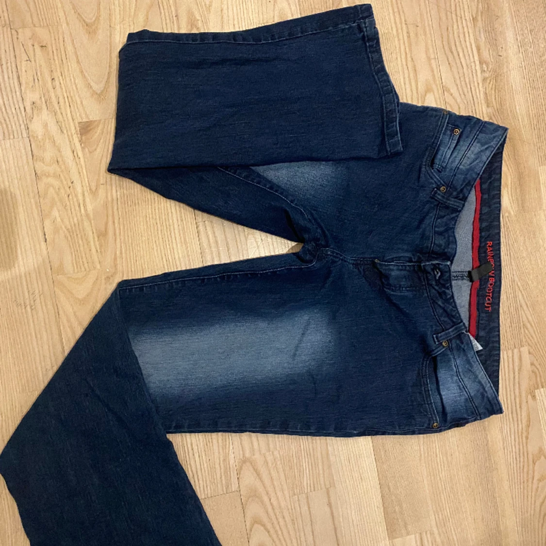 As snygga jeans😍😍😍😍från rainbow bootcut! Storlek-eur44