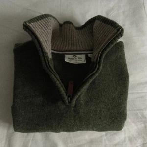 Quarterzip herr - Quarterzip i ull och snygg grön färg. Stolek M, skriv om du har några frågor🤝
