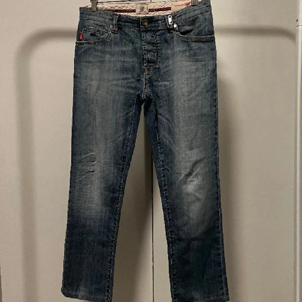 Riktigt fina jeans, italienskt märke och sitter perfekt . Jeans & Byxor.