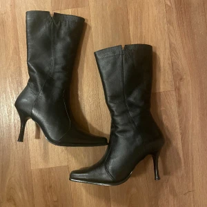 Stövletter  - Stövletter i storlek 36 