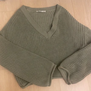 Stickad tröja  - Fin stickad tröja i storleken xs från NA-KD