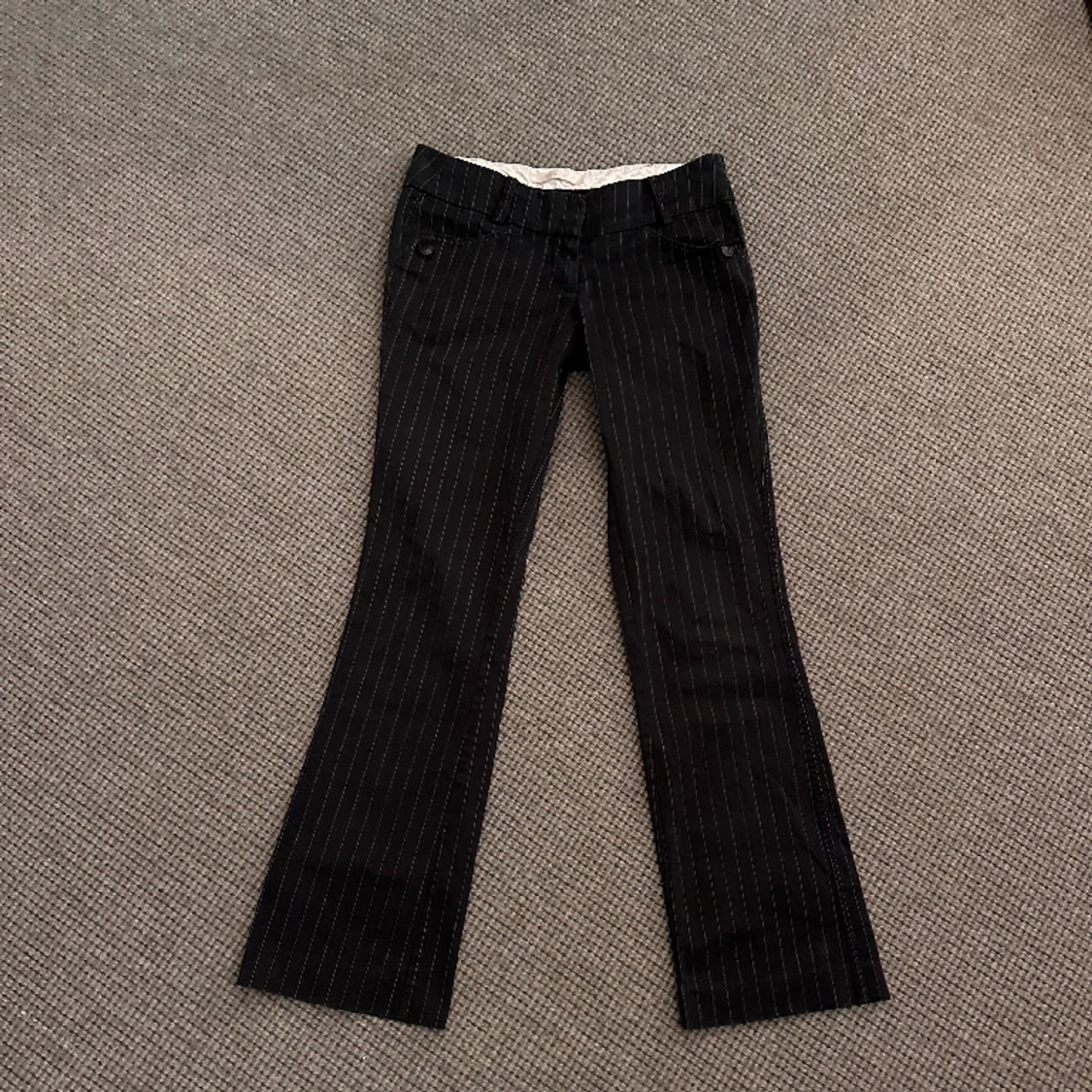 Lågmidjade kostymbyxor 