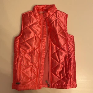 Sleeveless jacket pink - Brand: Harvest - Basic wear Sleeveless jacket in pink Size: 10 years old Condition: very good