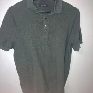 Dressmann Piké  - Grön pike, inga skador, storlek M