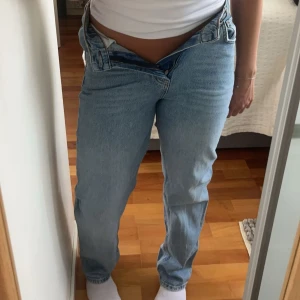 STRAIGHT LEG JEANS - raka jeans från gina tricot, storlek 36. för små för mig i midjan. bra skick! 💛