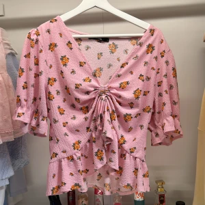 Blus från bikbok - Ny skick