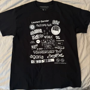 Ed Banger Records t-shirt (limited) - Limited edtion merch från skivbolaget Ed Banger, t-shirts finns en i Large och en i Extra Large. Oanvända