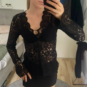 Spets topp - Topp ifrån Mango💞 Prislapp kvar. 